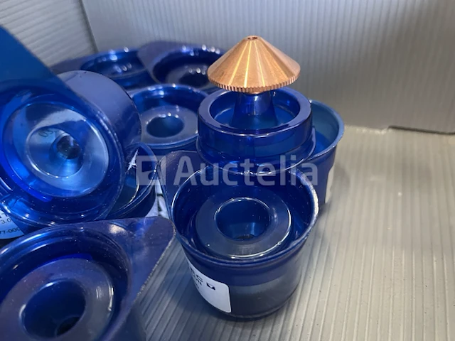 Partij plasmasnijder onderdelen o.a. precitec nozzles - afbeelding 1 van  4
