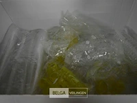 Partij plastic rietjes en shotglaasjes - afbeelding 1 van  4