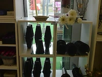 Partij plastieken bloemen - afbeelding 1 van  2
