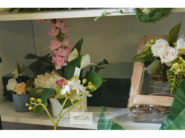 Partij plastieken bloemen - afbeelding 6 van  6