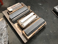 Partij plinten 1 palet - afbeelding 1 van  5