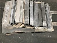 Partij plinten 1 palet - afbeelding 1 van  5