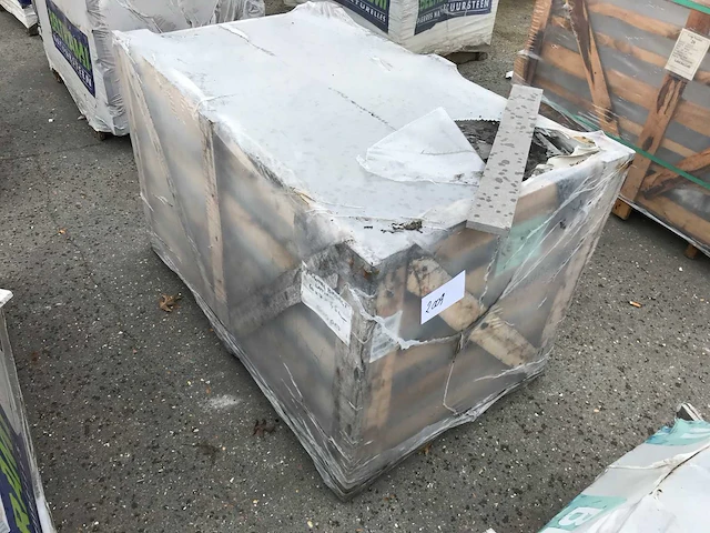 Partij plinten 300 lm oriental basalt satino - afbeelding 2 van  3