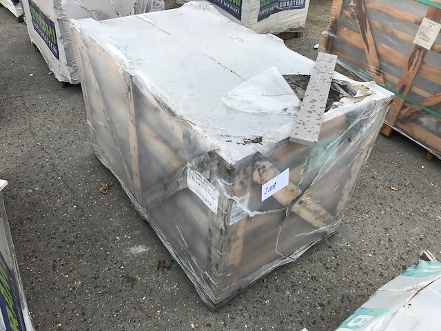 Partij plinten 300 lm oriental basalt satino - afbeelding 2 van  3