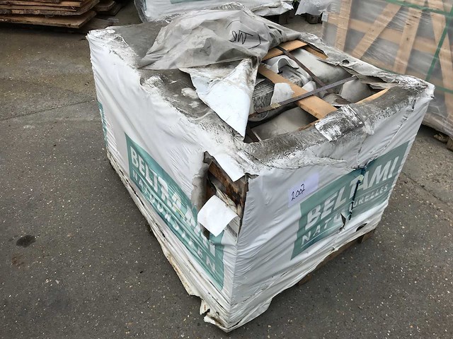 Partij plinten 334 lm yellow tiger - afbeelding 2 van  3