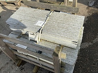 Partij plinten graniet ca 64 stuks - afbeelding 2 van  4