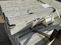 Partij plinten graniet ca 64 stuks - afbeelding 4 van  4