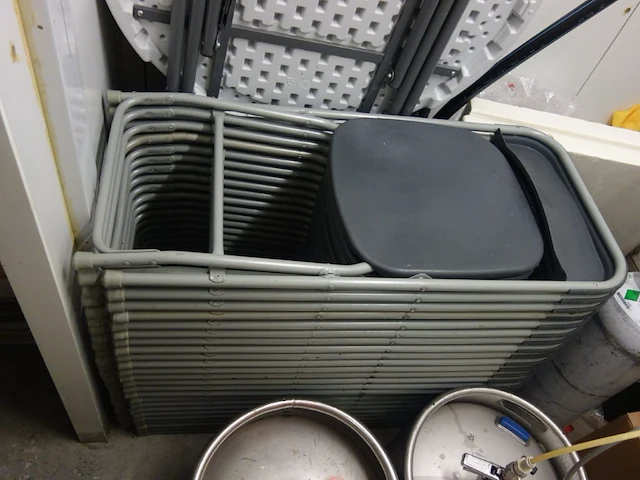 Partij plooitafels/stoelen - afbeelding 1 van  3