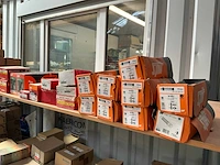 Partij pluggen en ankerbouten - afbeelding 1 van  4