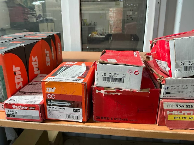Partij pluggen en ankerbouten - afbeelding 3 van  4