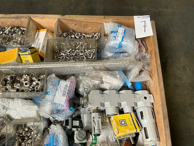 Partij pneumatische onderdelen - afbeelding 13 van  13