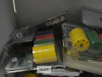 Partij pokerfiches en dobbelstenen - afbeelding 2 van  5