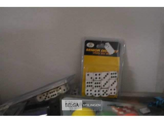 Partij pokerfiches en dobbelstenen - afbeelding 3 van  5