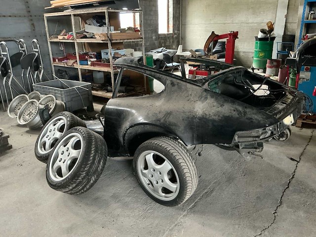 Partij porsche onderdelen - afbeelding 1 van  11