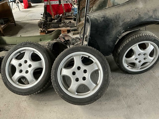 Partij porsche onderdelen - afbeelding 6 van  11