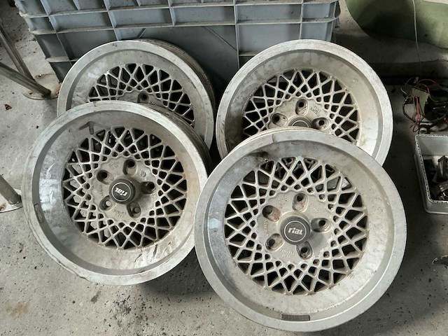 Partij porsche onderdelen - afbeelding 9 van  11