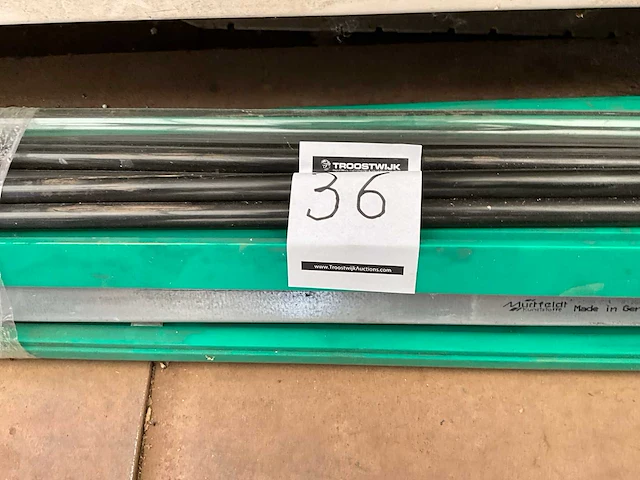 Partij pvc afdingslatten. - afbeelding 1 van  5