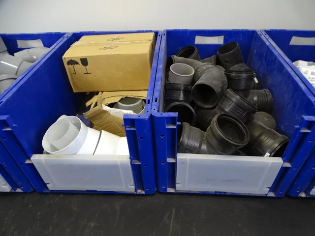 Partij pvc bochten en diverse accessoires - afbeelding 3 van  5