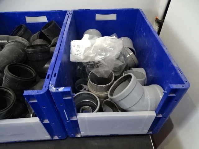 Partij pvc bochten en diverse accessoires - afbeelding 4 van  5