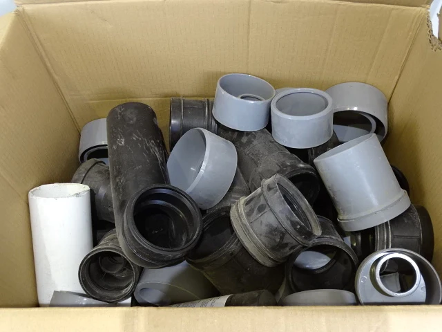 Partij pvc bochten en hars - afbeelding 3 van  6