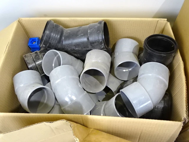 Partij pvc bochten en hars - afbeelding 4 van  6