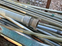 Partij pvc buizen + metalen staven voor beregening bomen. - afbeelding 3 van  5