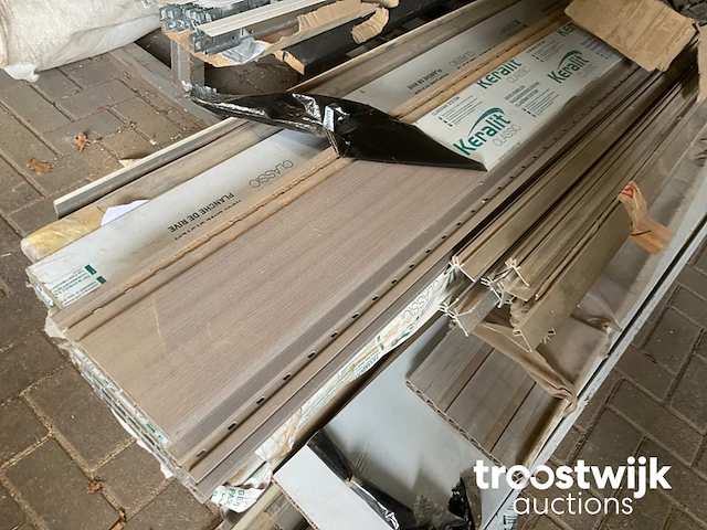 Partij pvc gevel sidings en profielen - afbeelding 3 van  7