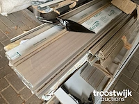 Partij pvc gevel sidings en profielen - afbeelding 3 van  7