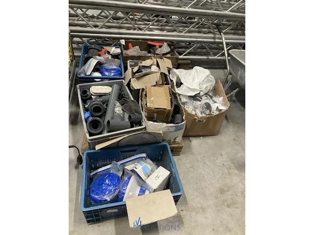 Partij pvc koppelstukken - afbeelding 1 van  8