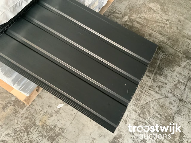 Partij pvc planchetten 180 m² - afbeelding 1 van  3