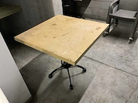 Partij restauranttafels en -stoelen - afbeelding 1 van  5