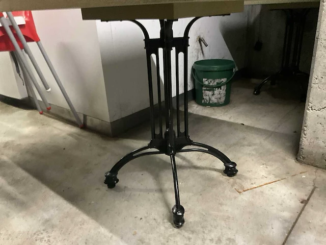 Partij restauranttafels en -stoelen - afbeelding 4 van  5