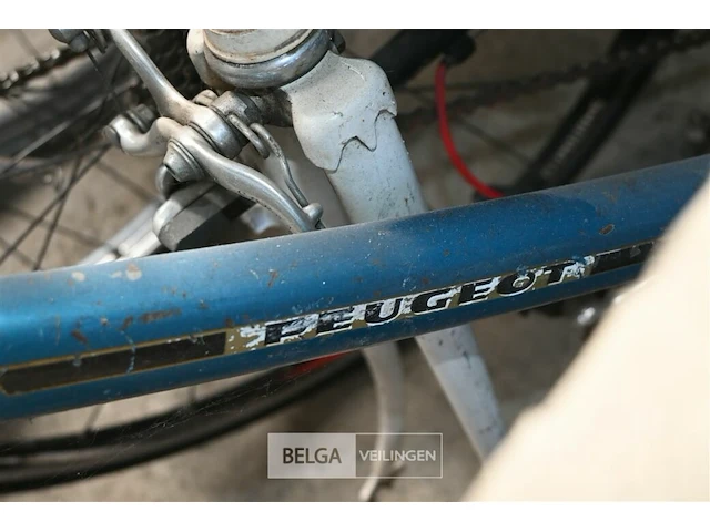 Partij retro fietsen en vouwfietsen - afbeelding 4 van  6