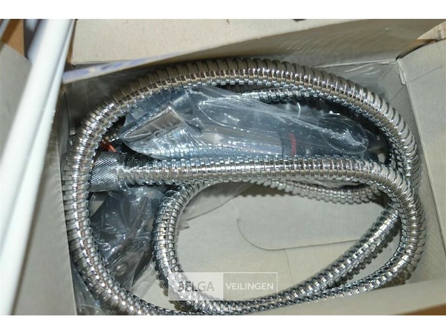 Partij retro kranen en sproeiers - afbeelding 5 van  5