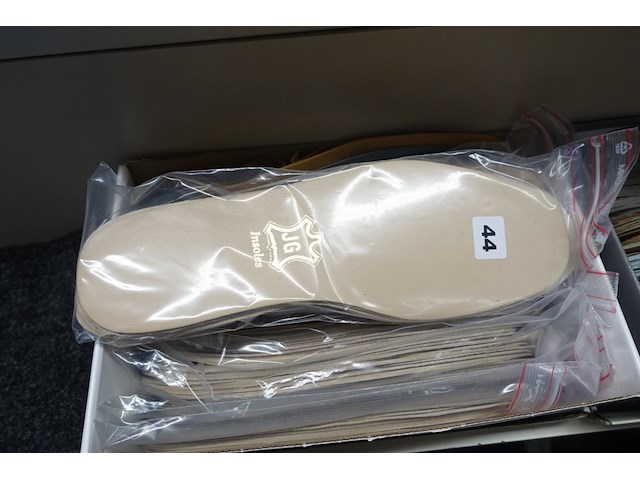 Partij riemen, ritsen - afbeelding 21 van  46