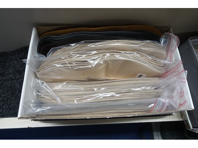 Partij riemen, ritsen - afbeelding 25 van  46