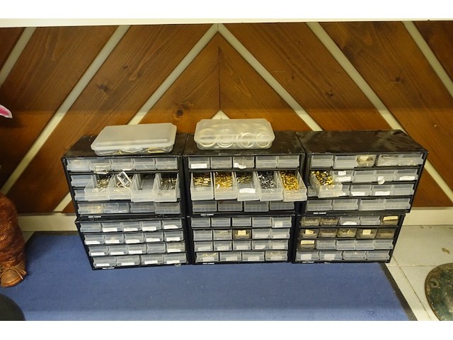 Partij riemen, ritsen - afbeelding 33 van  46