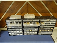 Partij riemen, ritsen - afbeelding 33 van  46