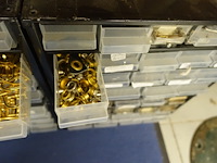 Partij riemen, ritsen - afbeelding 37 van  46