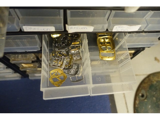 Partij riemen, ritsen - afbeelding 38 van  46