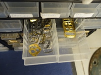 Partij riemen, ritsen - afbeelding 38 van  46