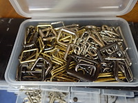 Partij riemen, ritsen - afbeelding 40 van  46