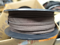 Partij riemen, ritsen - afbeelding 42 van  46