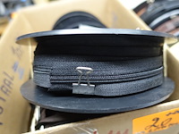 Partij riemen, ritsen - afbeelding 44 van  46