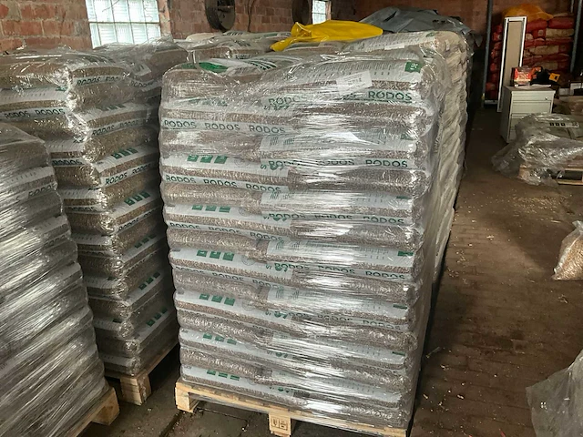 Partij roos woodpellets, 15kg - afbeelding 5 van  5