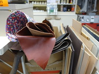 Partij rubber en leder voor herstellingen - afbeelding 6 van  12