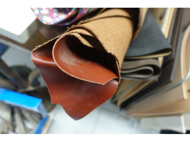 Partij rubber en leder voor herstellingen - afbeelding 11 van  12