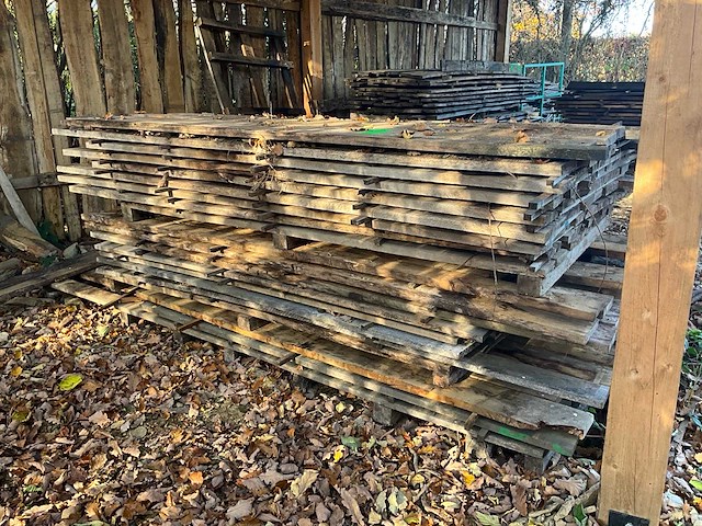 Partij rustieke massief eiken planken - afbeelding 1 van  6