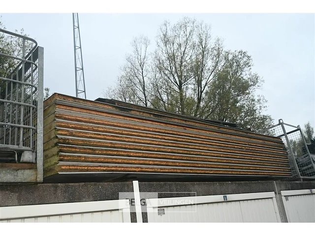 Partij sandwichpanelen/dakplaten met isolatie - afbeelding 1 van  8