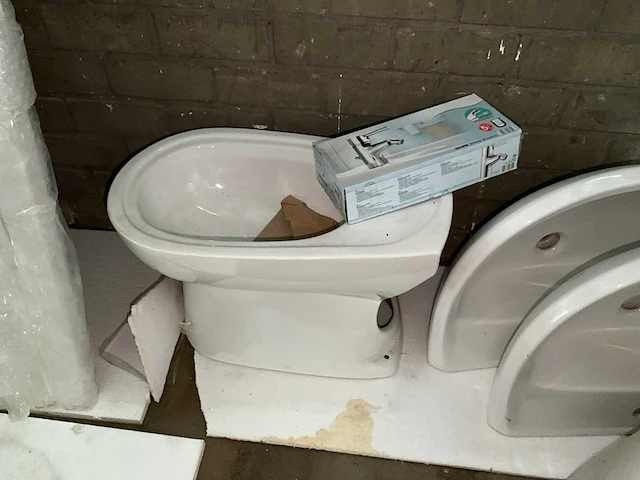 Partij sanitaire benodigdheden - afbeelding 4 van  5